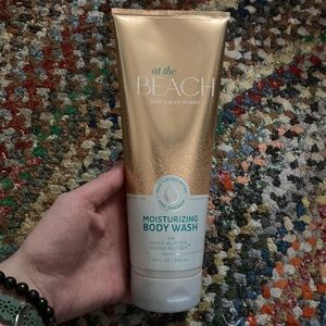 Bath and body works moisturizing body wash “at the beach”